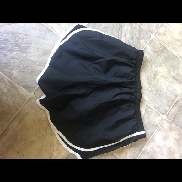 Nike shorts - Picture 3 of 3